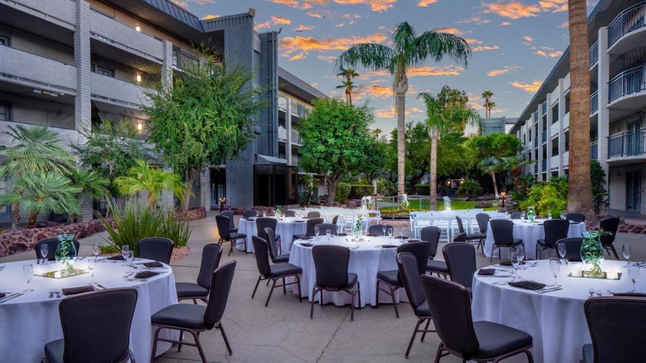 Holiday Inn And Suites Phoenix Airport North By Ihg Εξωτερικό φωτογραφία