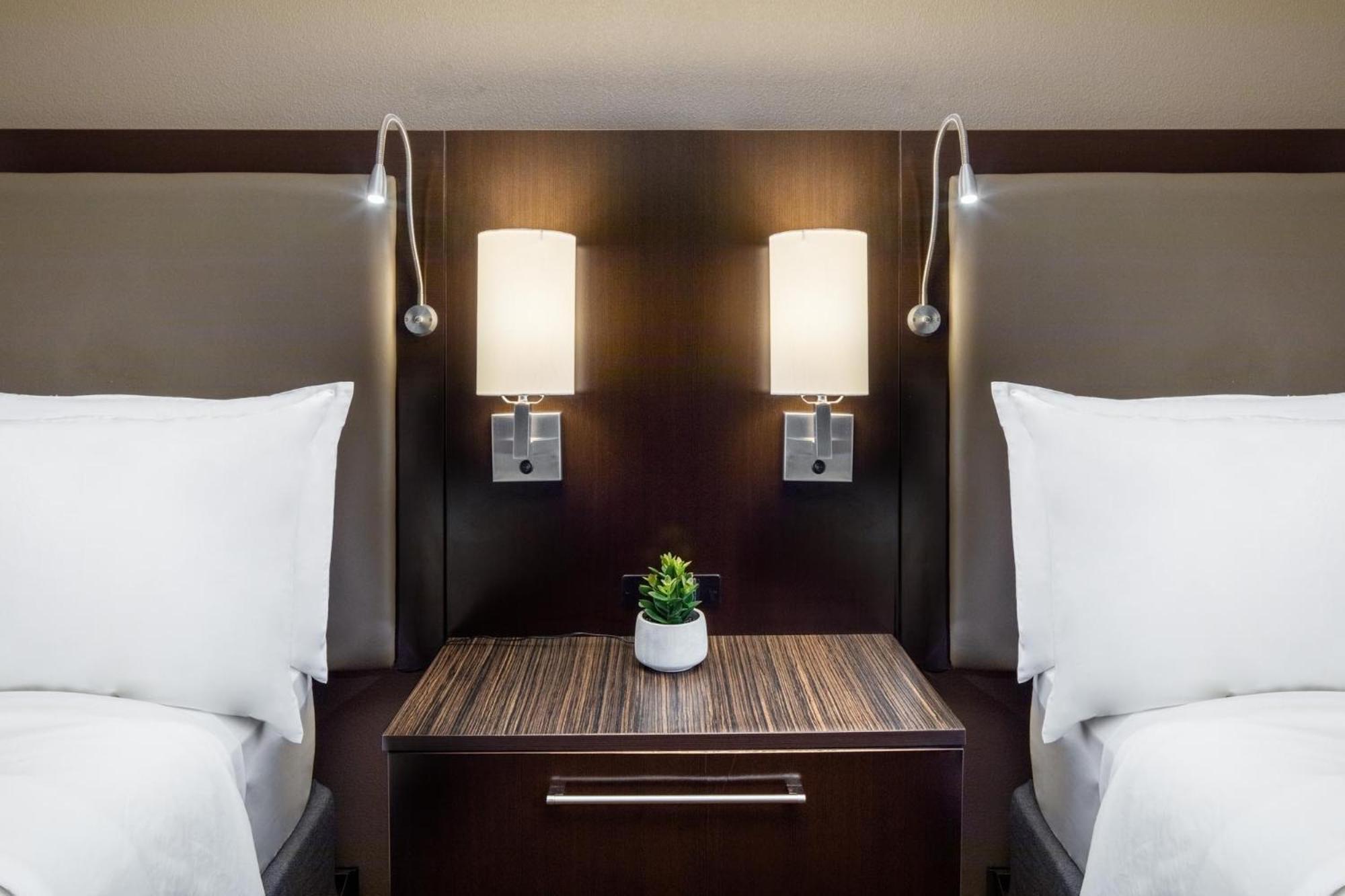 Holiday Inn And Suites Phoenix Airport North By Ihg Εξωτερικό φωτογραφία