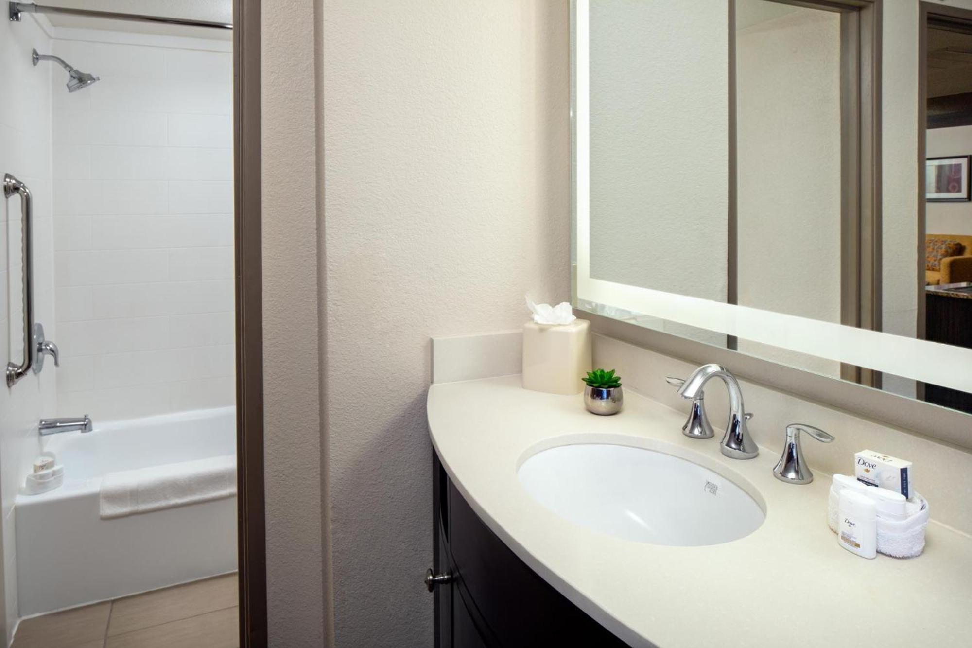 Holiday Inn And Suites Phoenix Airport North By Ihg Εξωτερικό φωτογραφία