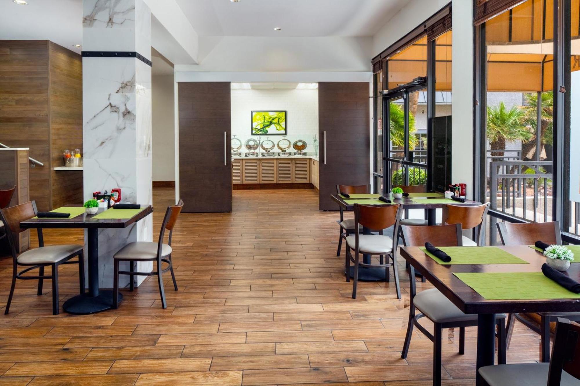 Holiday Inn And Suites Phoenix Airport North By Ihg Εξωτερικό φωτογραφία